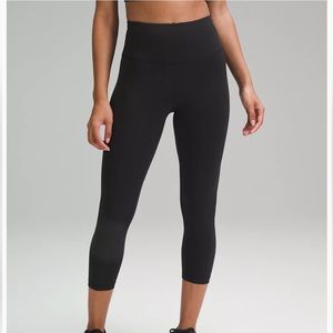 Lululemon Wunder Train High-Rise Crop 21"